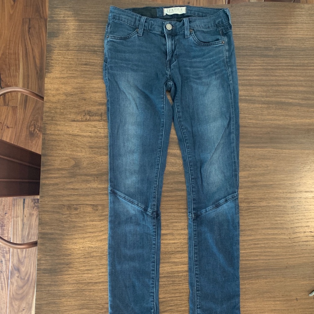 Elizabeth and James Textile jeans size 24